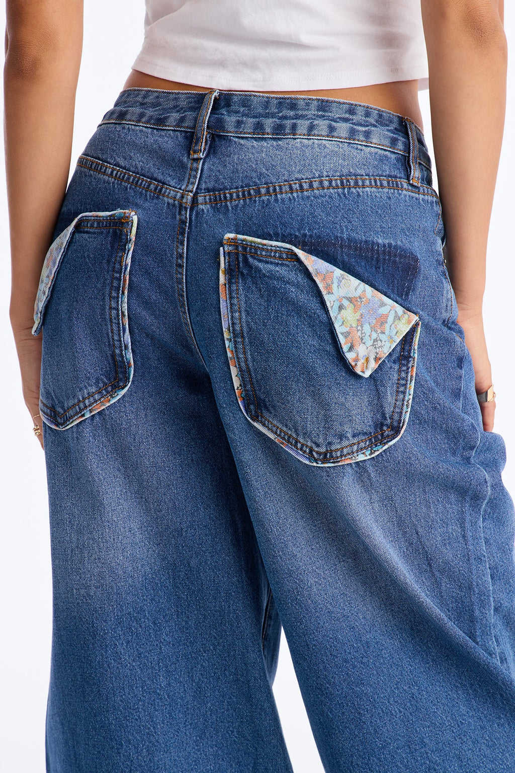 Straight Leg Mid Rise Jeans - Medium Wash