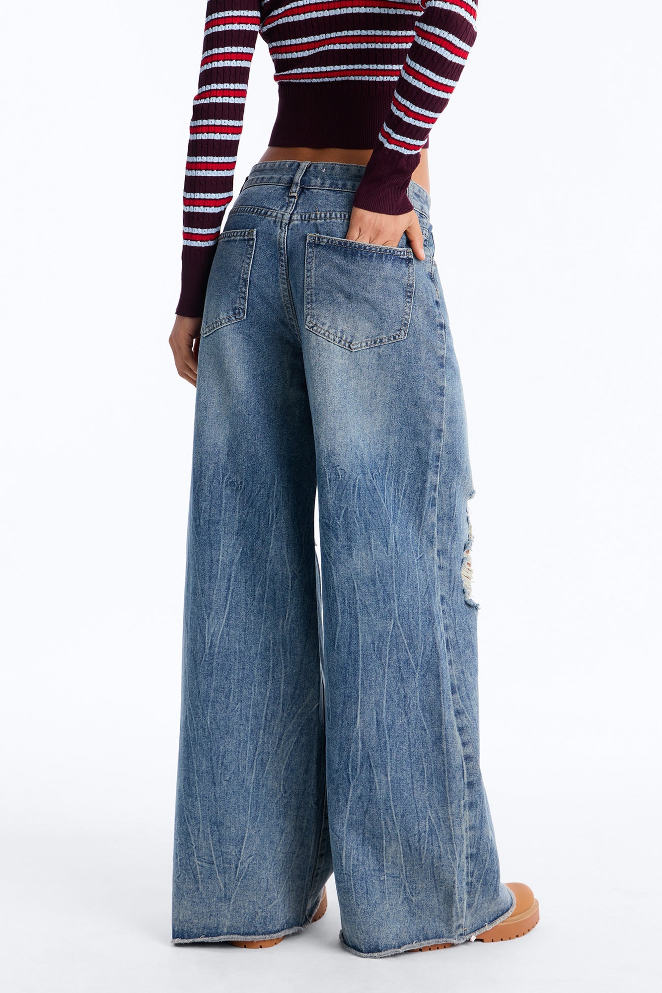 Slim Fit Cropped Jeans - Medium Wash